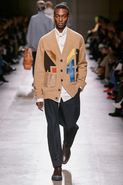 Look 25